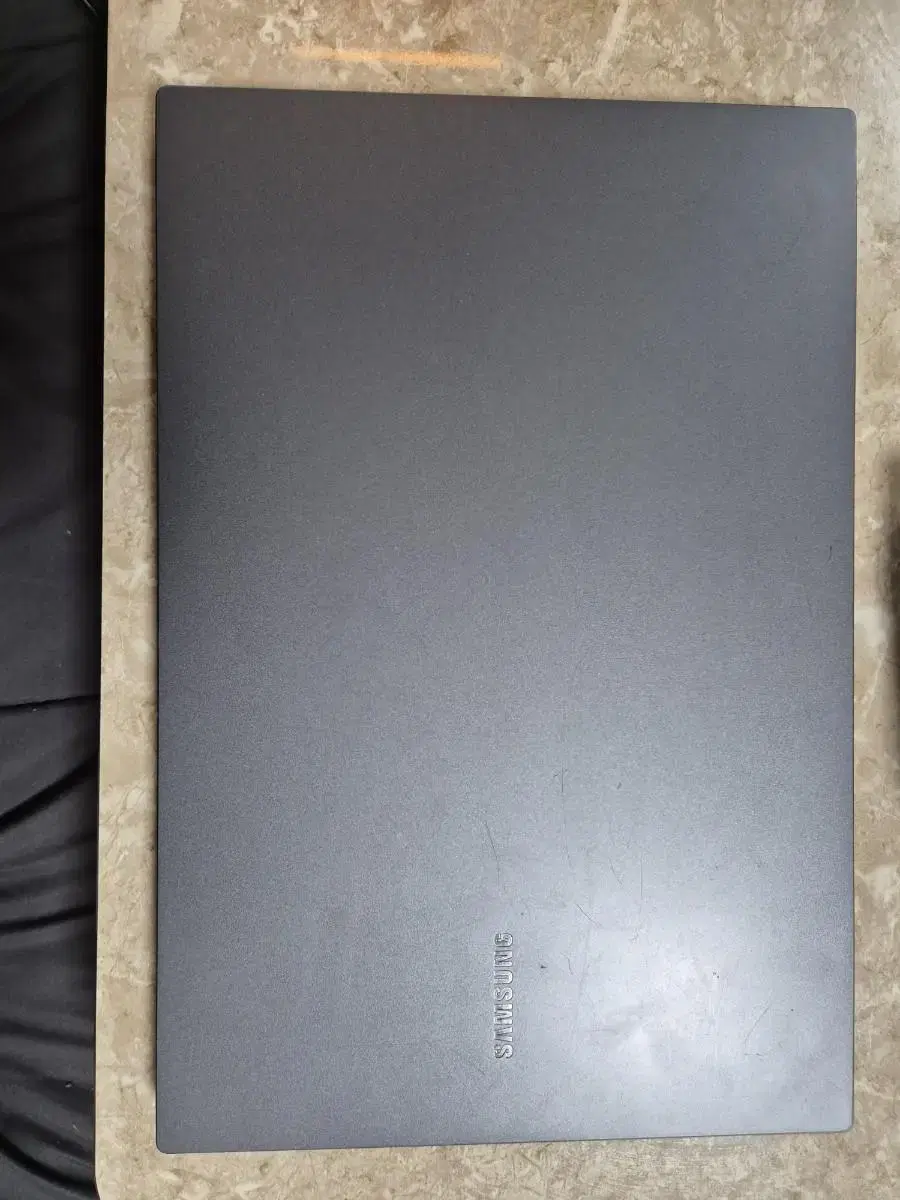 LAPTOP-VEDH54V0 550XDA